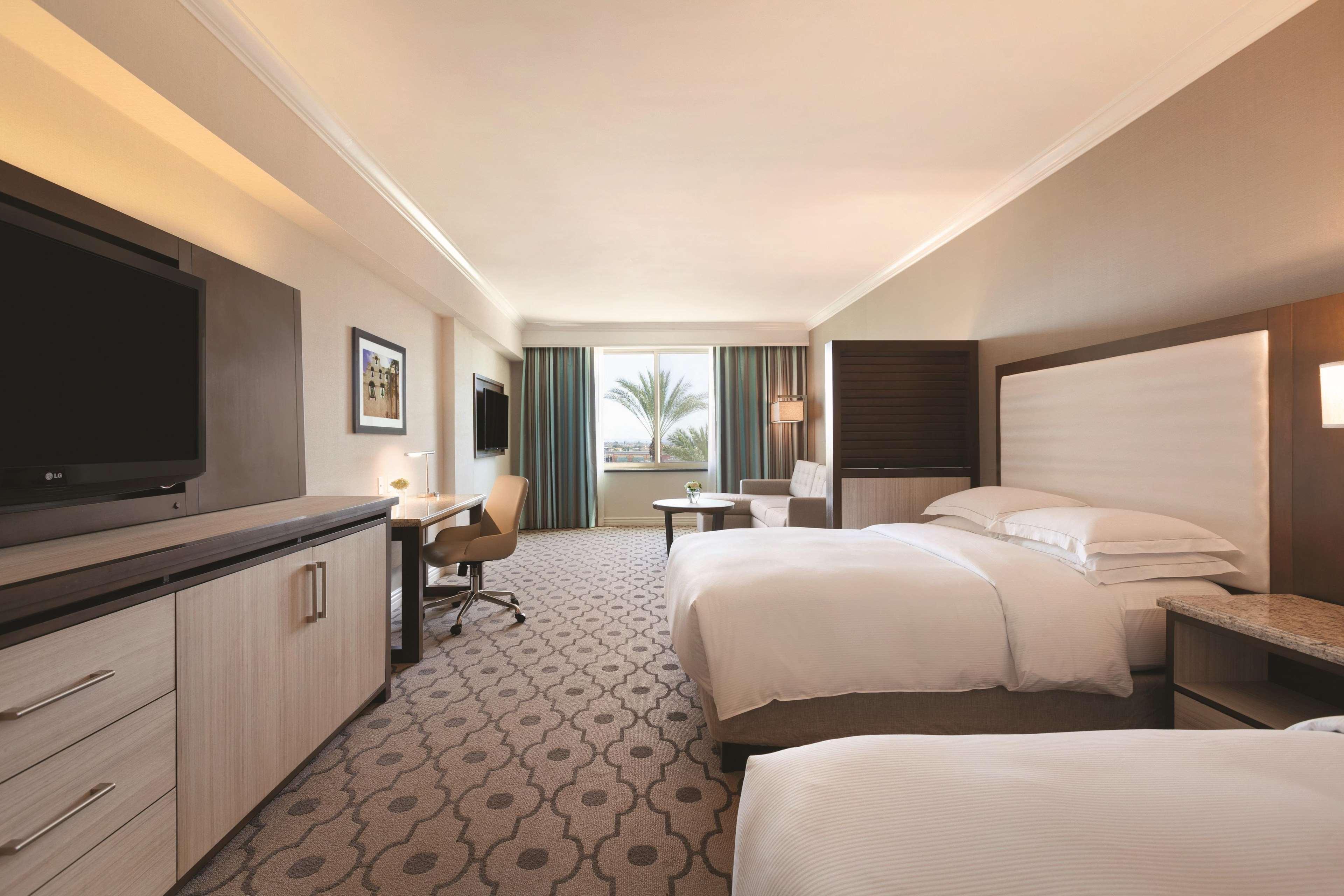 Hilton Los Angeles/San Gabriel Dış mekan fotoğraf