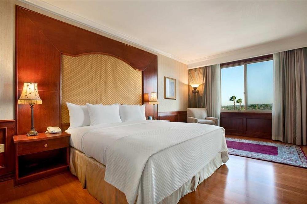Hilton Los Angeles/San Gabriel Oda fotoğraf