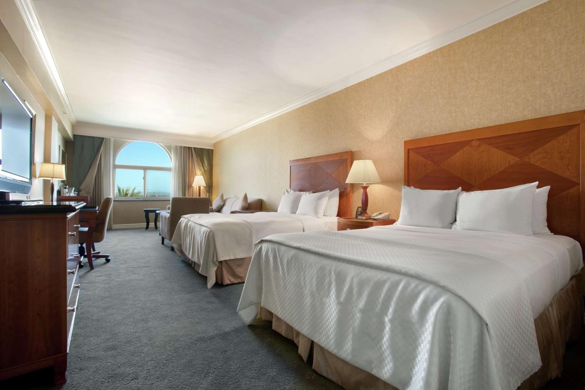 Hilton Los Angeles/San Gabriel Dış mekan fotoğraf