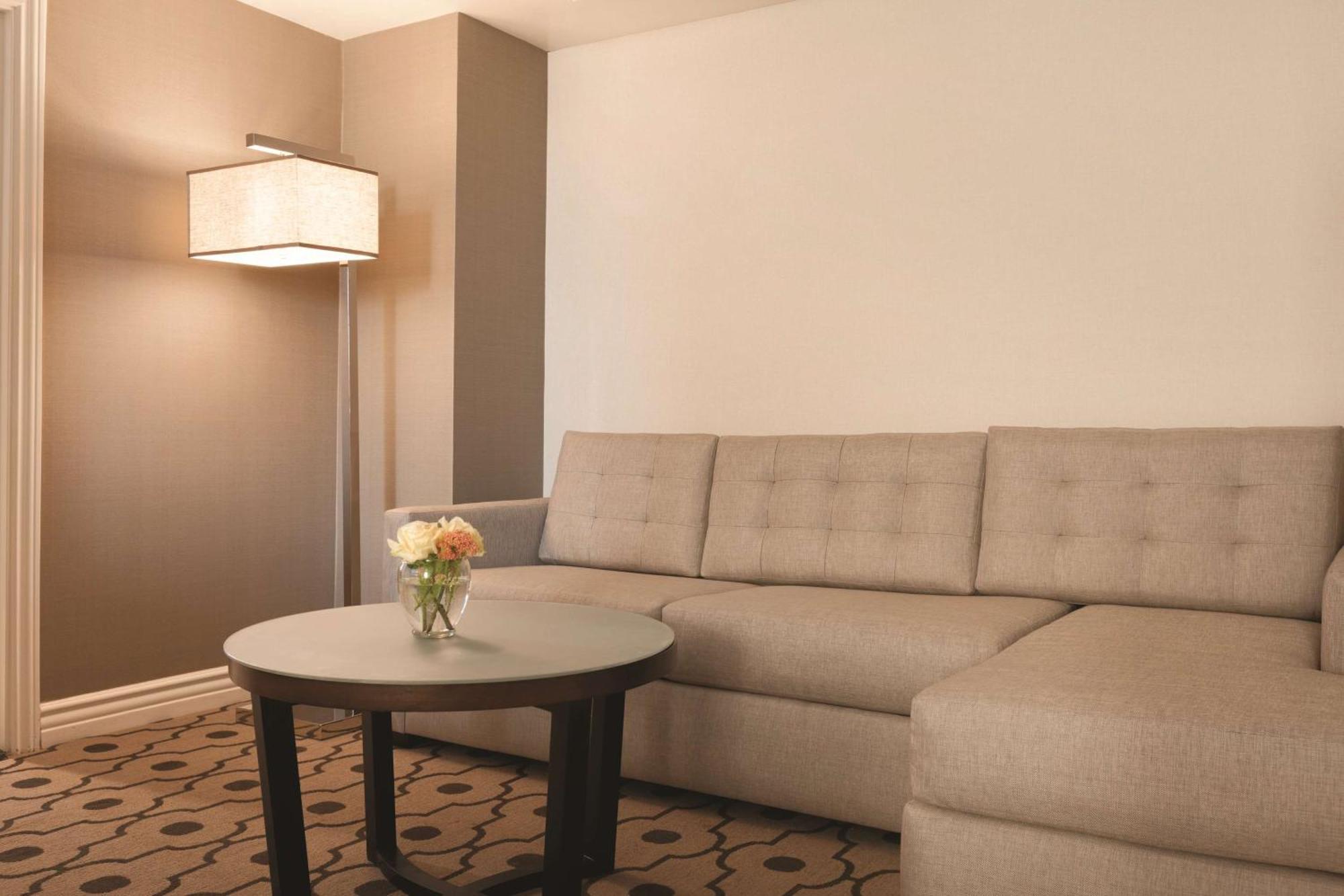Hilton Los Angeles/San Gabriel Dış mekan fotoğraf